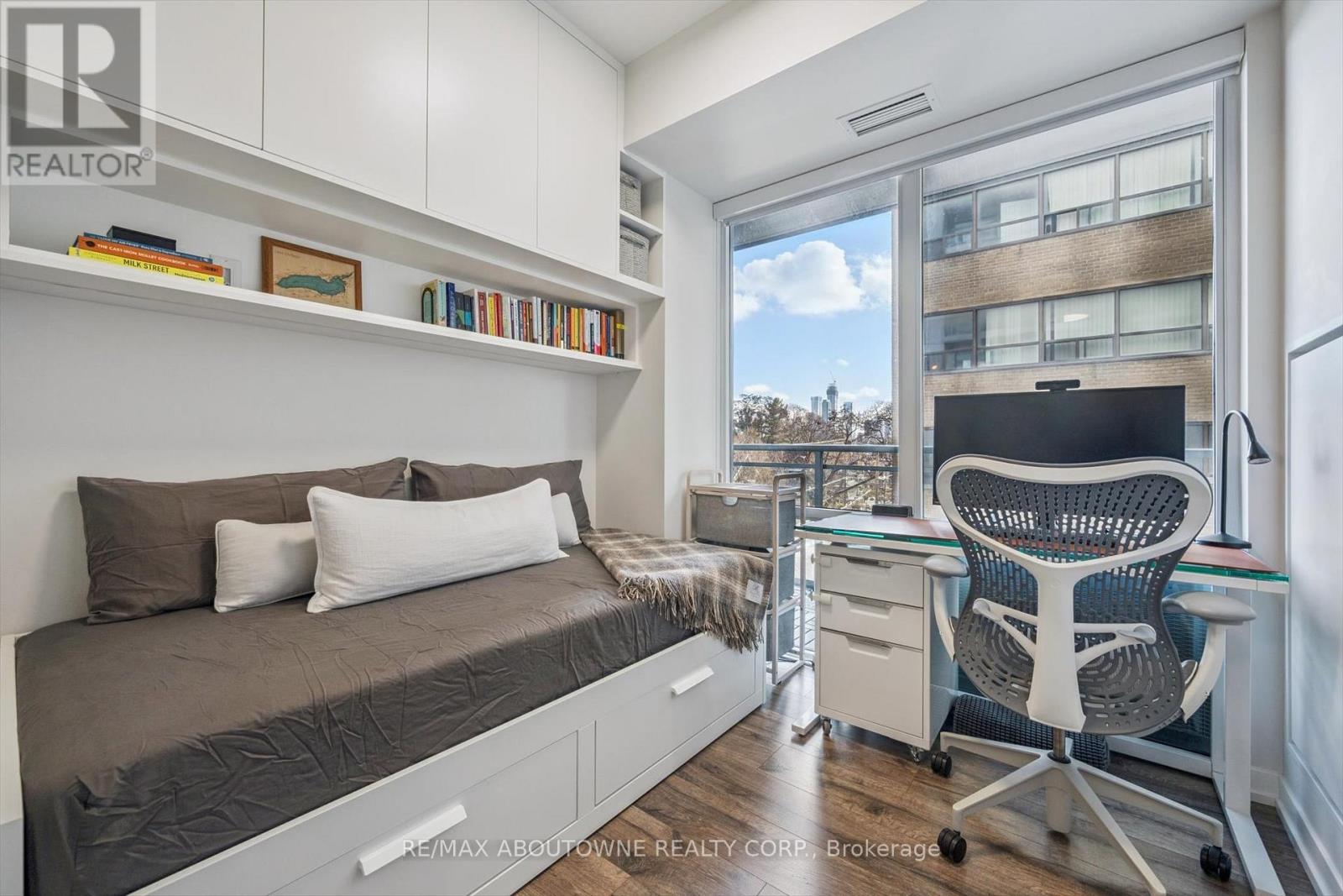 317 - 223 St Clair Avenue W, Toronto, Ontario  M4V 0A5 - Photo 22 - C12663286