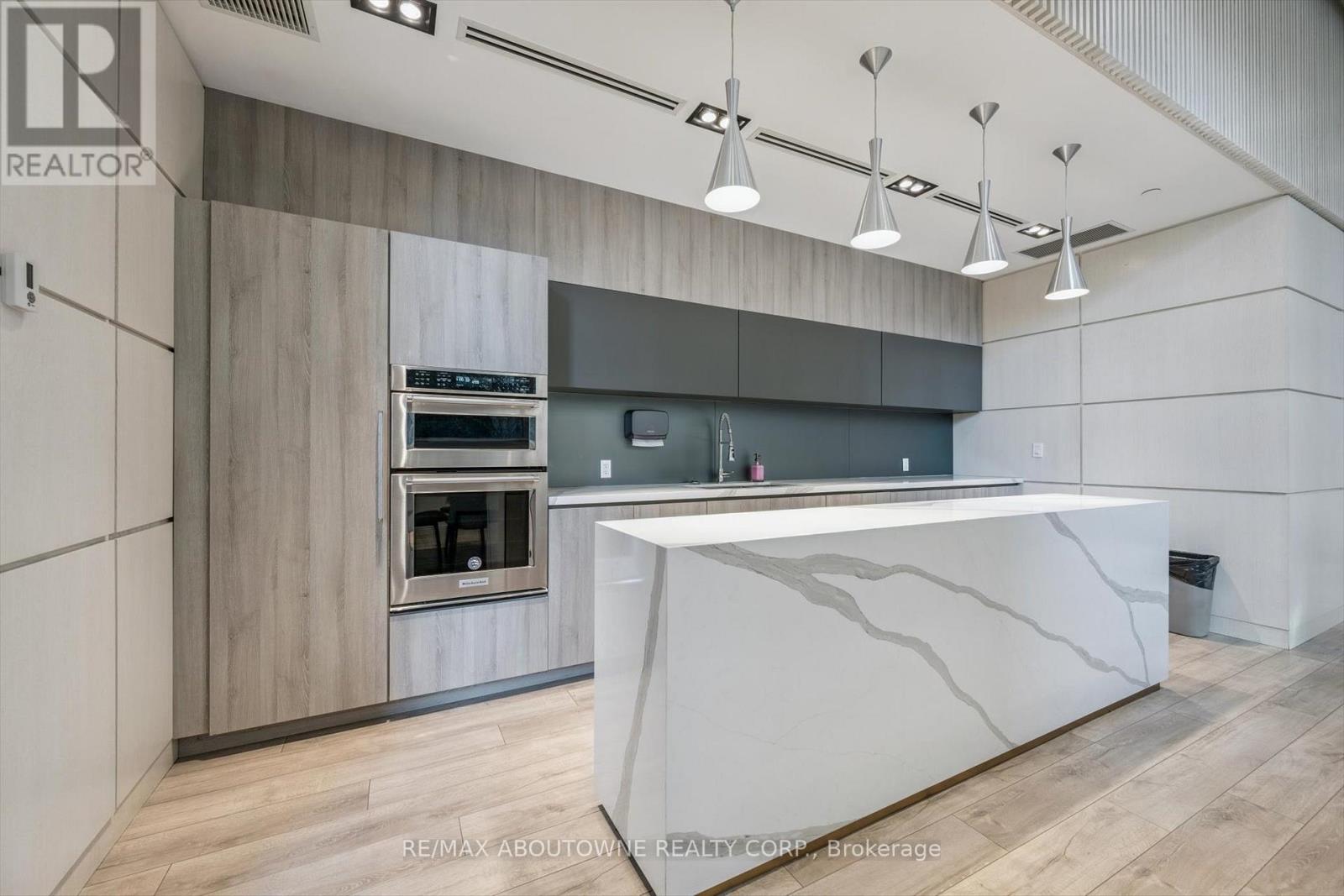 317 - 223 St Clair Avenue W, Toronto, Ontario  M4V 0A5 - Photo 33 - C12663286