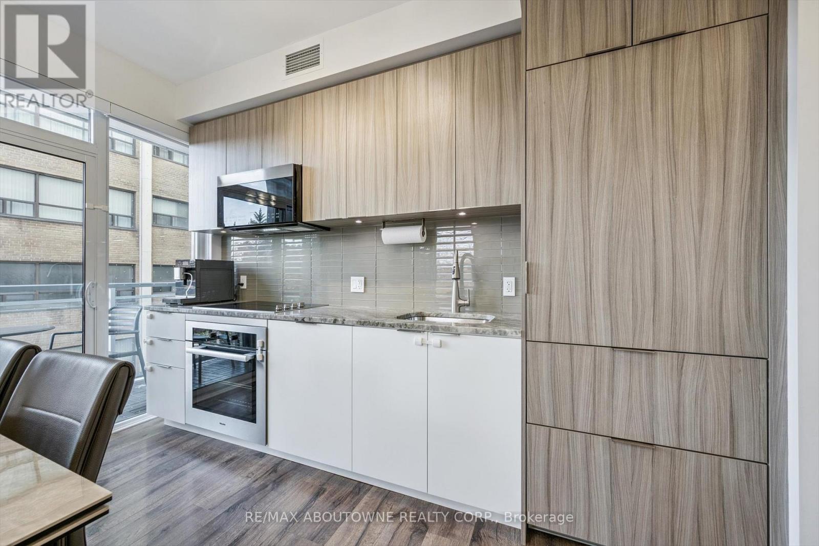 317 - 223 St Clair Avenue W, Toronto, Ontario  M4V 0A5 - Photo 8 - C12663286