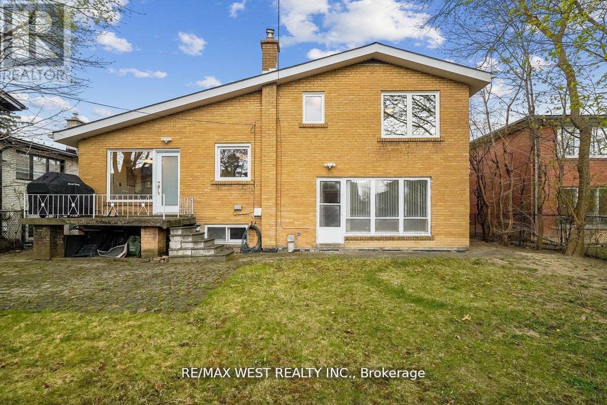 40 Arlstan Drive, Toronto, Ontario  M3H 4V9 - Photo 20 - C12663304
