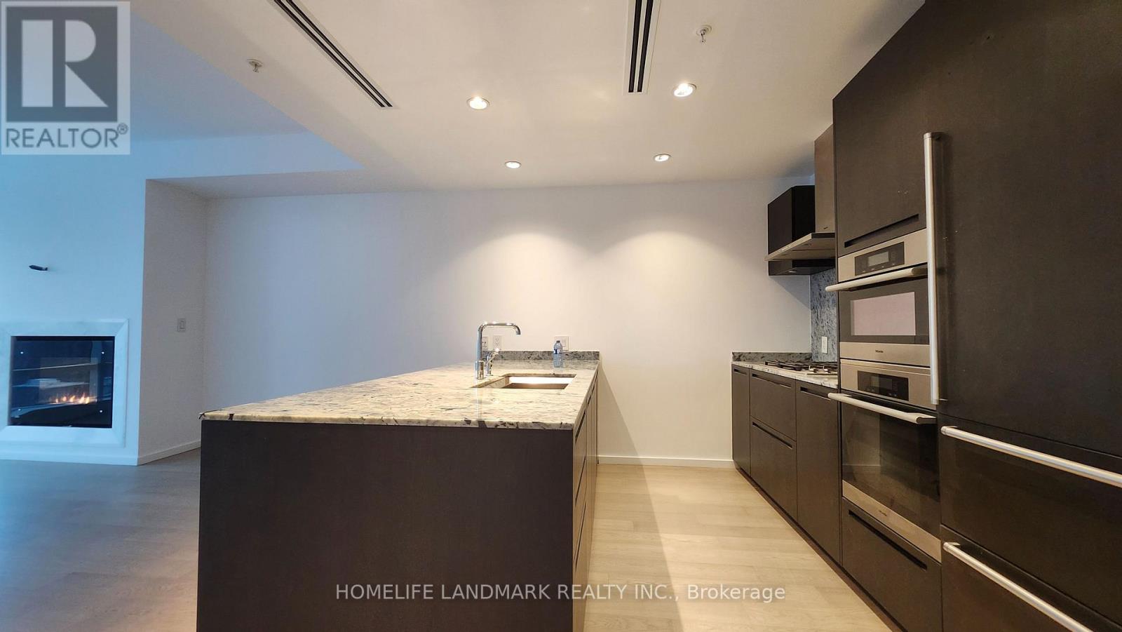 4704 - 180 University Avenue, Toronto, Ontario  M5H 0A2 - Photo 11 - C12663316