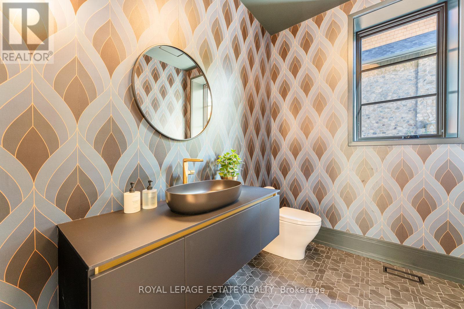 8 Crown Park Road, Toronto, Ontario  M4E 1J9 - Photo 22 - E12663188