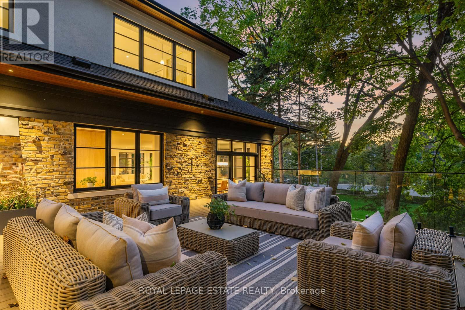 8 Crown Park Road, Toronto, Ontario  M4E 1J9 - Photo 47 - E12663188