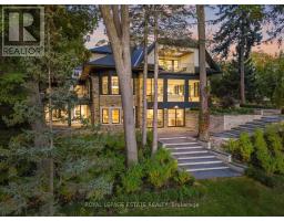8 CROWN PARK ROAD, Toronto, Ontario