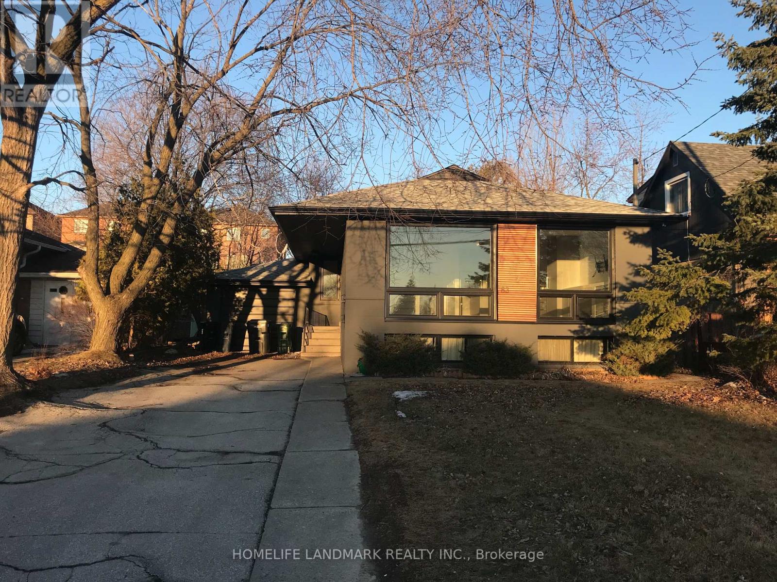 83 WISHING WELL DRIVE, Toronto, Ontario
