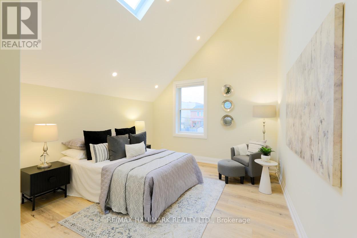 2nd Floor - 6 Luttrell Avenue, Toronto, Ontario  M4C 5E3 - Photo 12 - E12663270