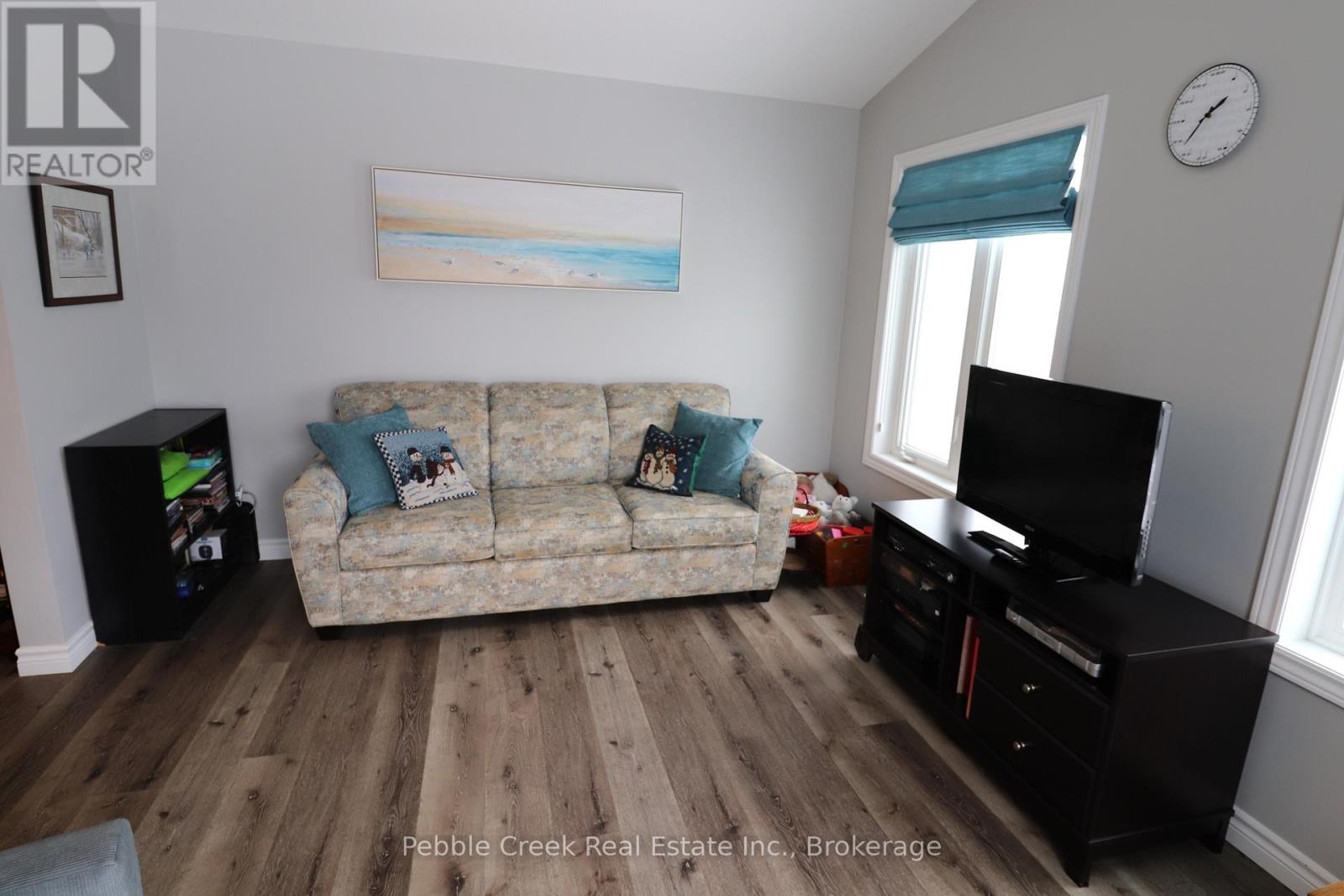 86 Huron Heights Drive, Ashfield-Colborne-Wawanosh (Colborne), Ontario  N7A 0C1 - Photo 16 - X12663118