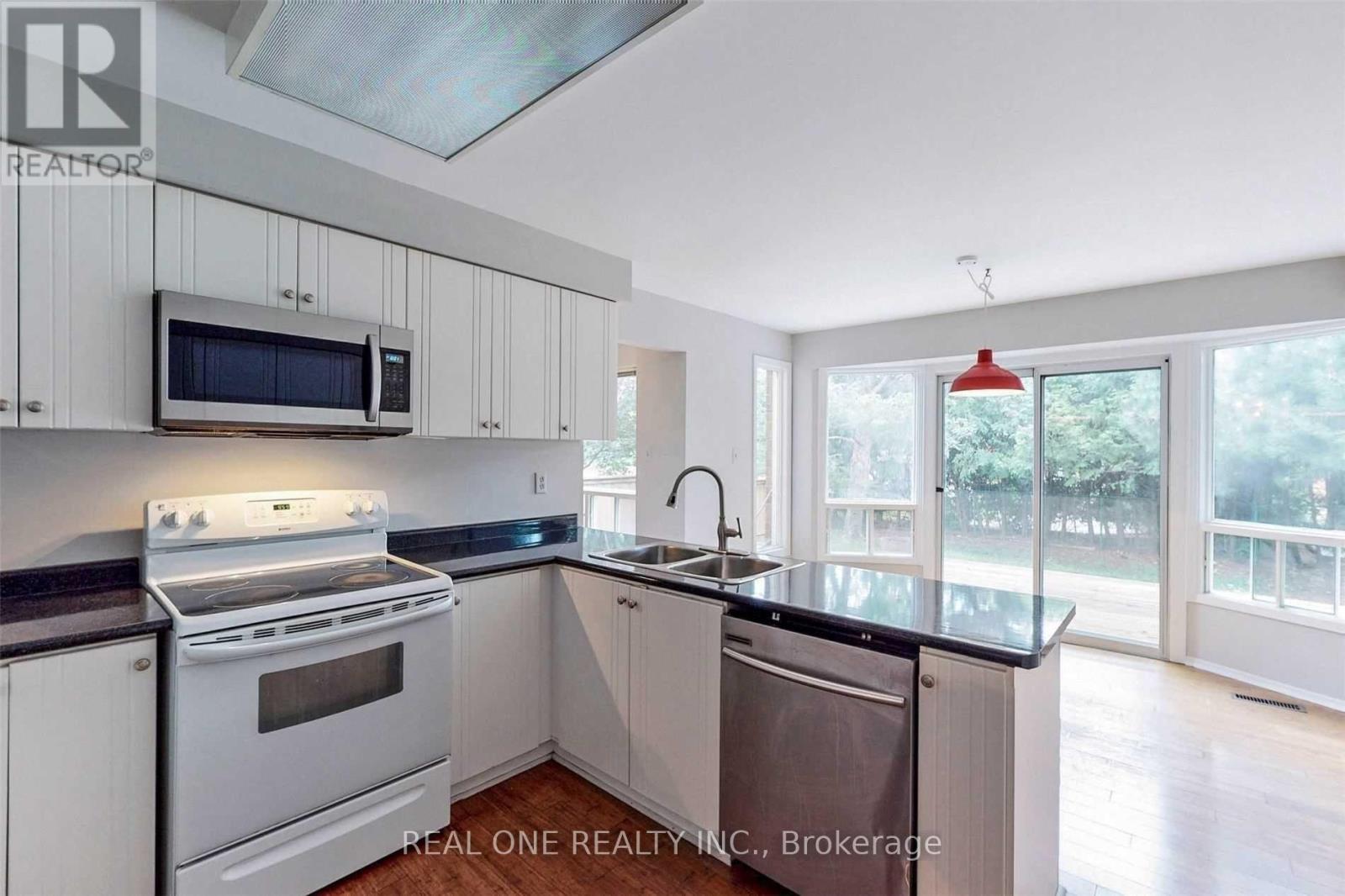 41 Meyer Circle, Markham, Ontario  L3P 4C3 - Photo 8 - N12663138