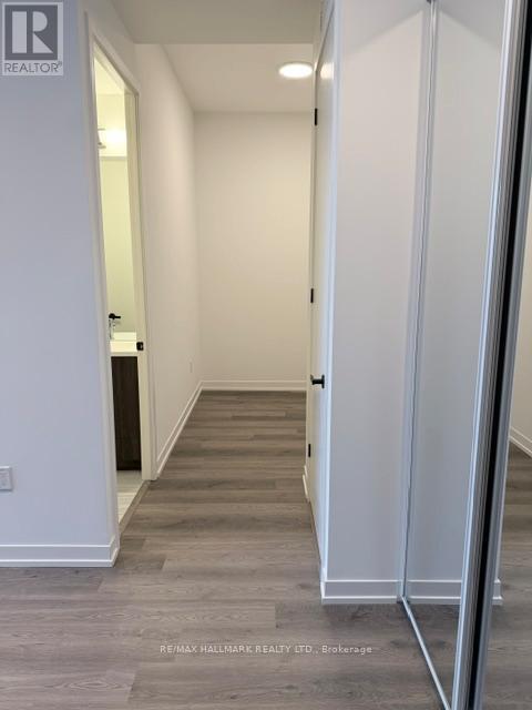 1607 - 8 Interchange Way E, Vaughan, Ontario  L4K 4M3 - Photo 5 - N12663156