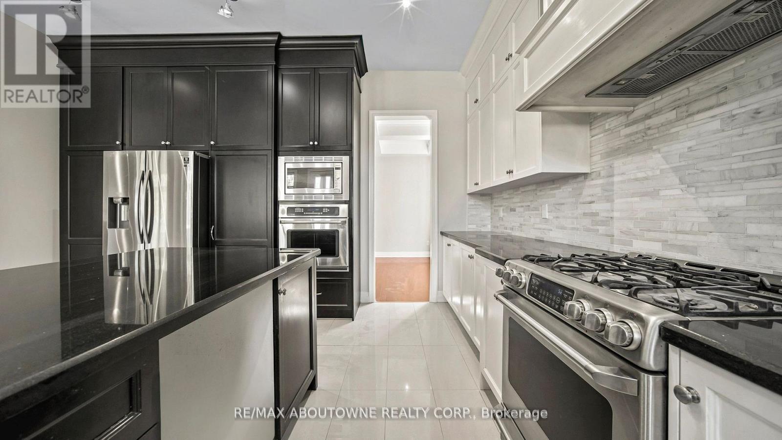 129 Robert Berry Crescent, King, Ontario  L7B 0M3 - Photo 11 - N12663164