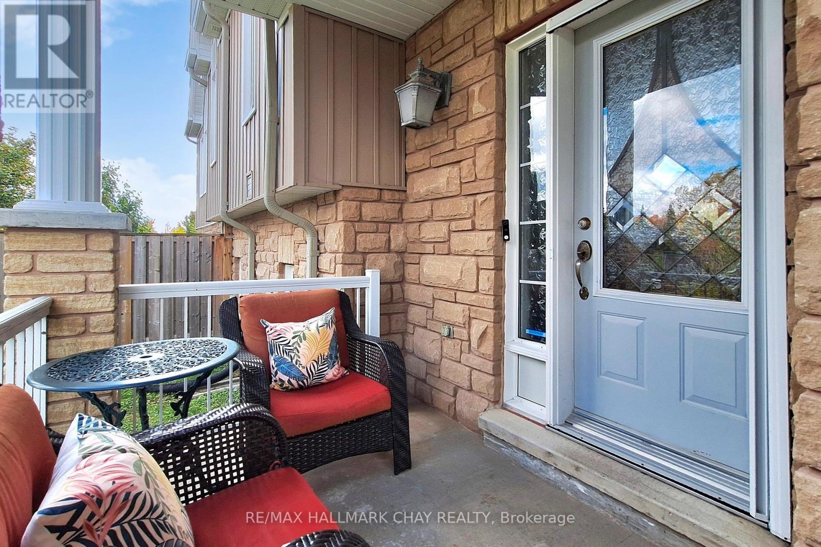 1069 Booth Avenue, Innisfil, Ontario  L9S 4X2 - Photo 5 - N12663176