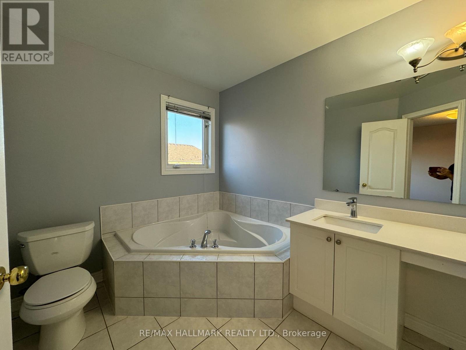 10561 Bayview Avenue, Richmond Hill, Ontario  L4C 0M8 - Photo 19 - N12663256