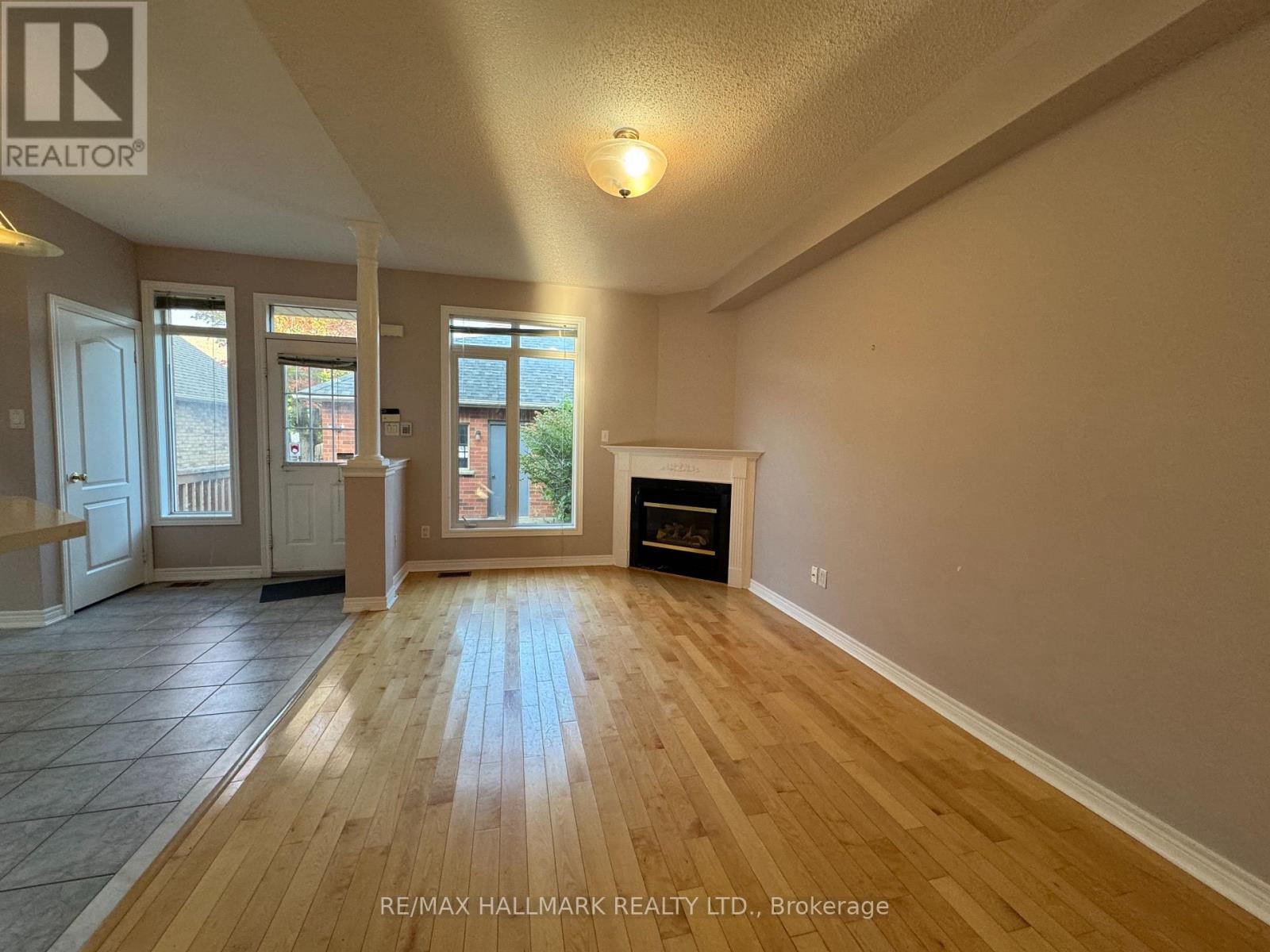 10561 Bayview Avenue, Richmond Hill, Ontario  L4C 0M8 - Photo 4 - N12663256