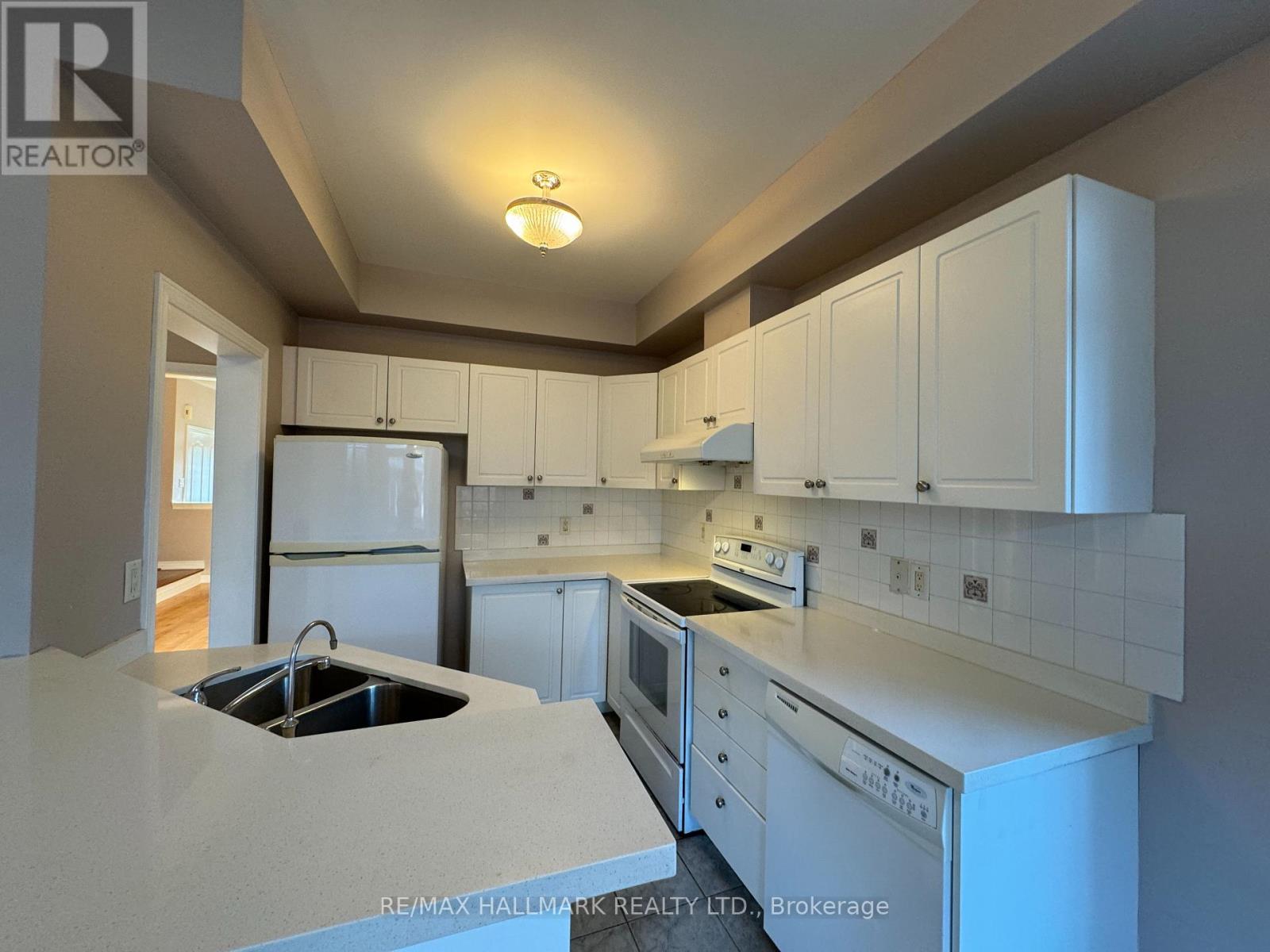 10561 Bayview Avenue, Richmond Hill, Ontario  L4C 0M8 - Photo 7 - N12663256