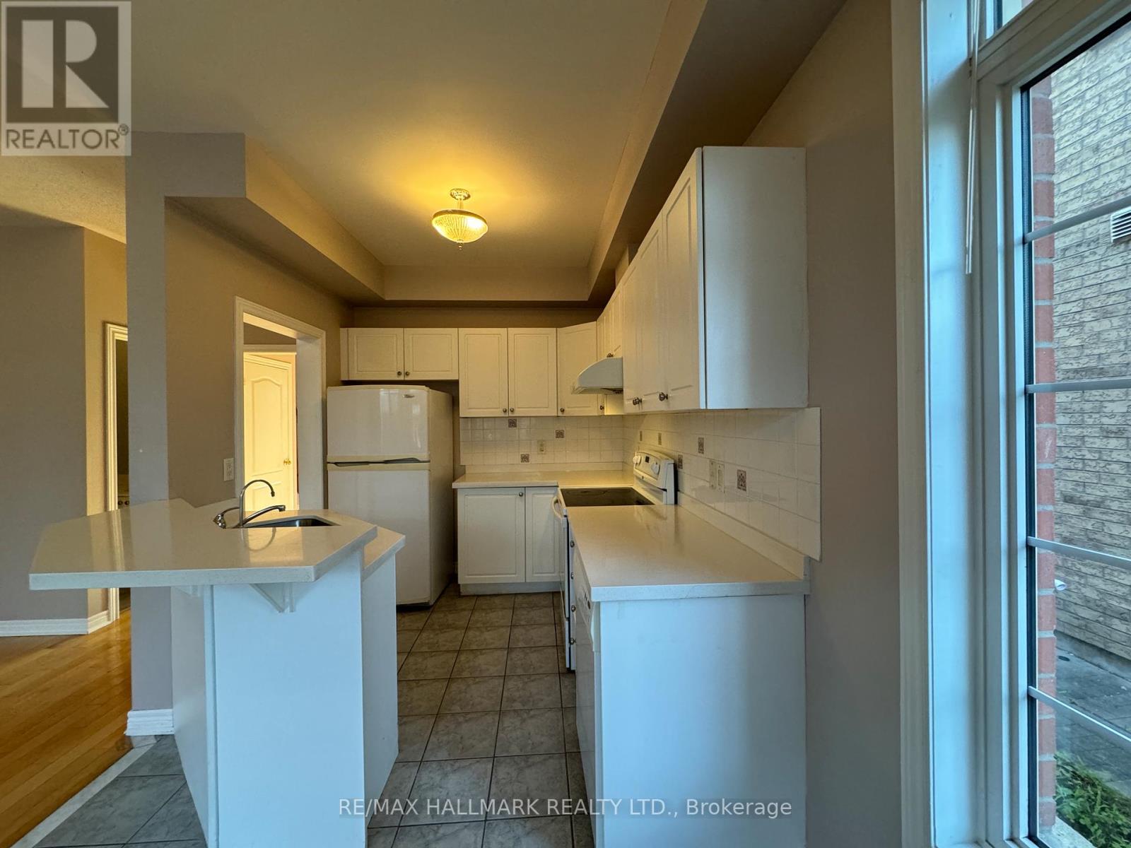 10561 Bayview Avenue, Richmond Hill, Ontario  L4C 0M8 - Photo 8 - N12663256