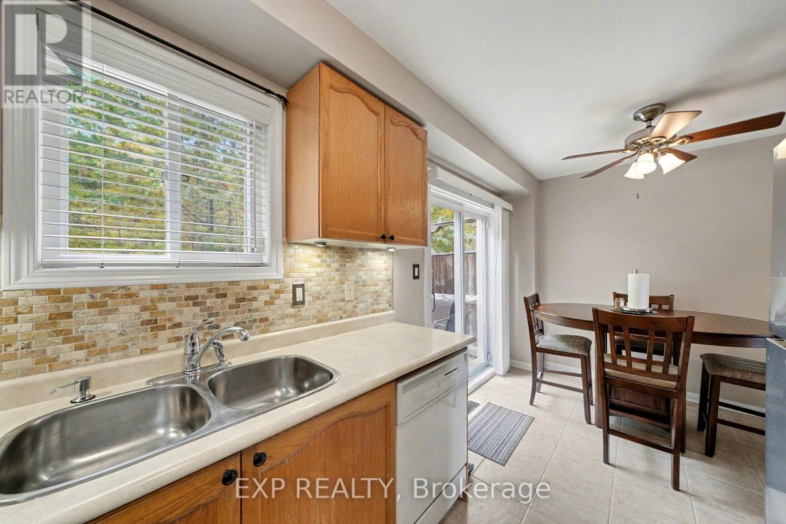 56 Hawthorne Crescent, Barrie, Ontario  L4N 9Y7 - Photo 10 - S12663302