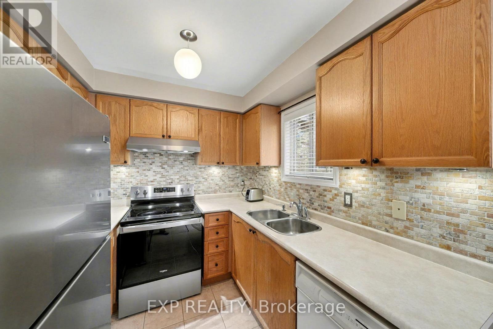 56 Hawthorne Crescent, Barrie, Ontario  L4N 9Y7 - Photo 12 - S12663302