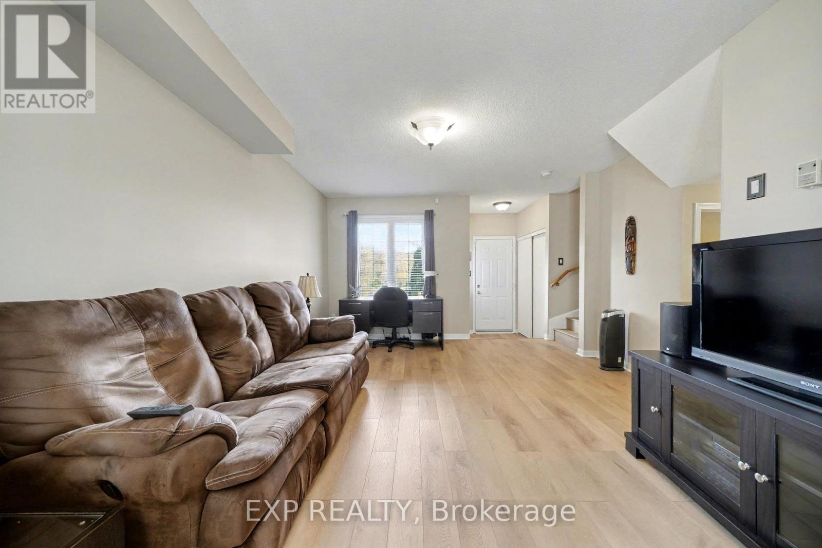 56 Hawthorne Crescent, Barrie, Ontario  L4N 9Y7 - Photo 6 - S12663302