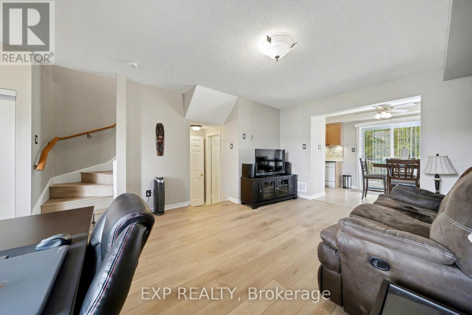 56 Hawthorne Crescent, Barrie, Ontario  L4N 9Y7 - Photo 8 - S12663302