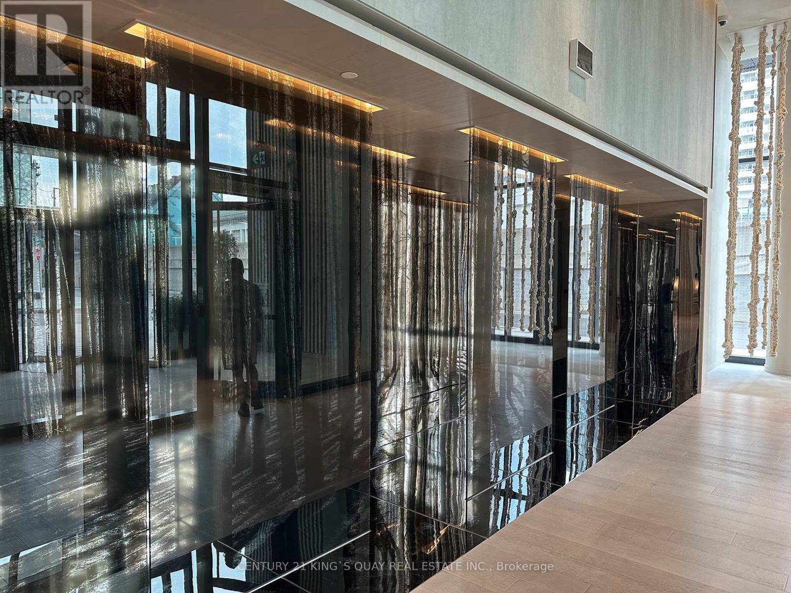 6103 - 138 Downes Street, Toronto, Ontario  M5E 0E4 - Photo 3 - C12663070