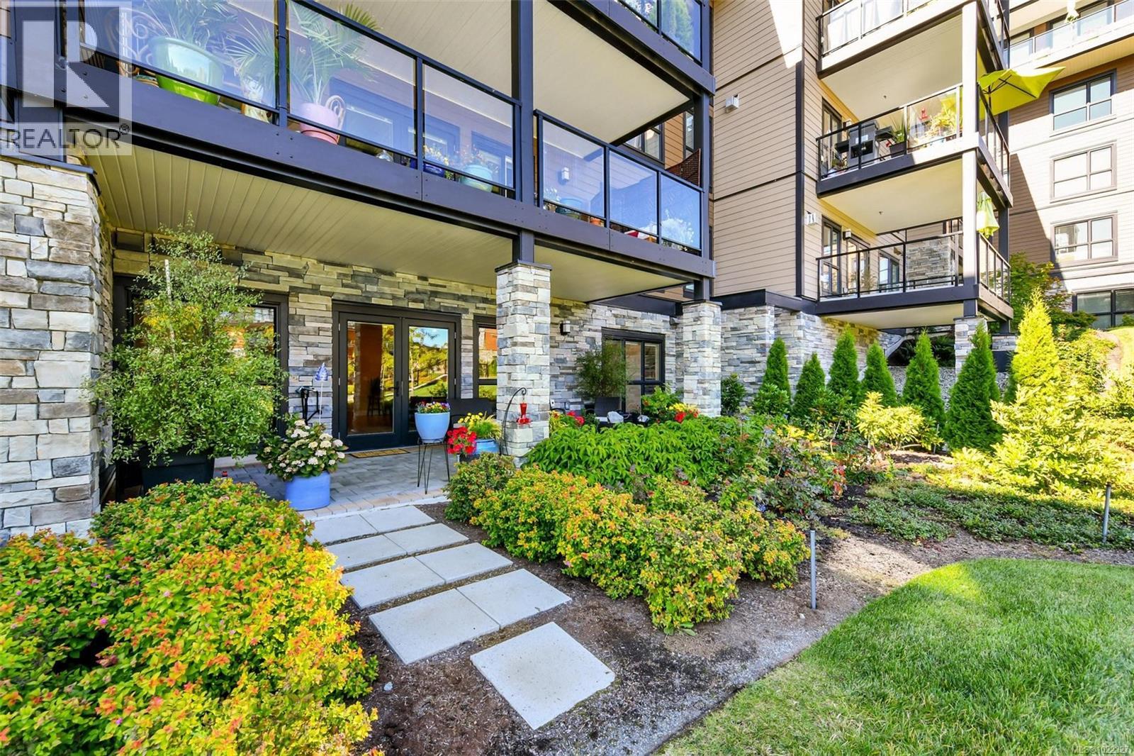 G05 741 Travino Lane, Saanich, British Columbia V8Z 0G3 - Photo 27 - 1022327