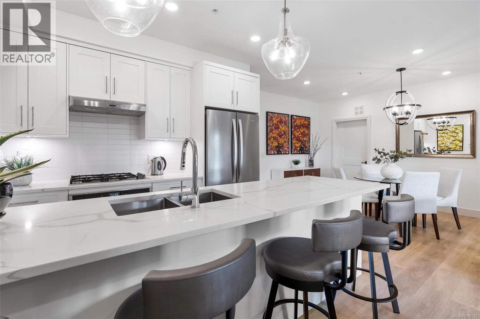 G05 741 Travino Lane, Saanich, British Columbia V8Z 0G3 - Photo 4 - 1022327