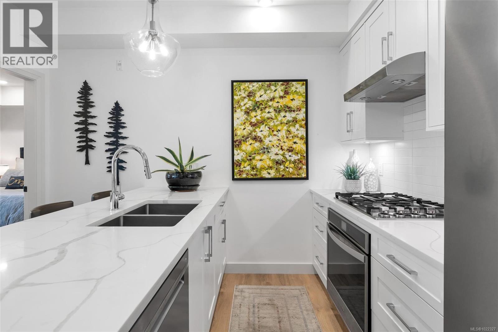 G05 741 Travino Lane, Saanich, British Columbia V8Z 0G3 - Photo 7 - 1022327