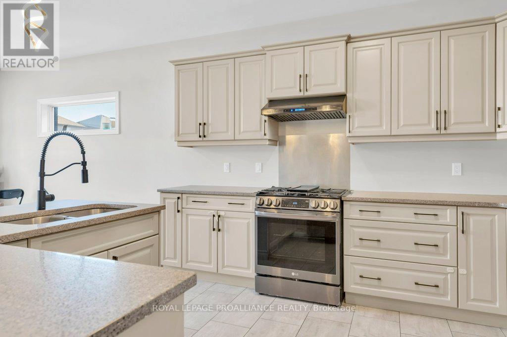 108 Ledgerock Court, Quinte West, Ontario  K8R 0A1 - Photo 13 - X12514198