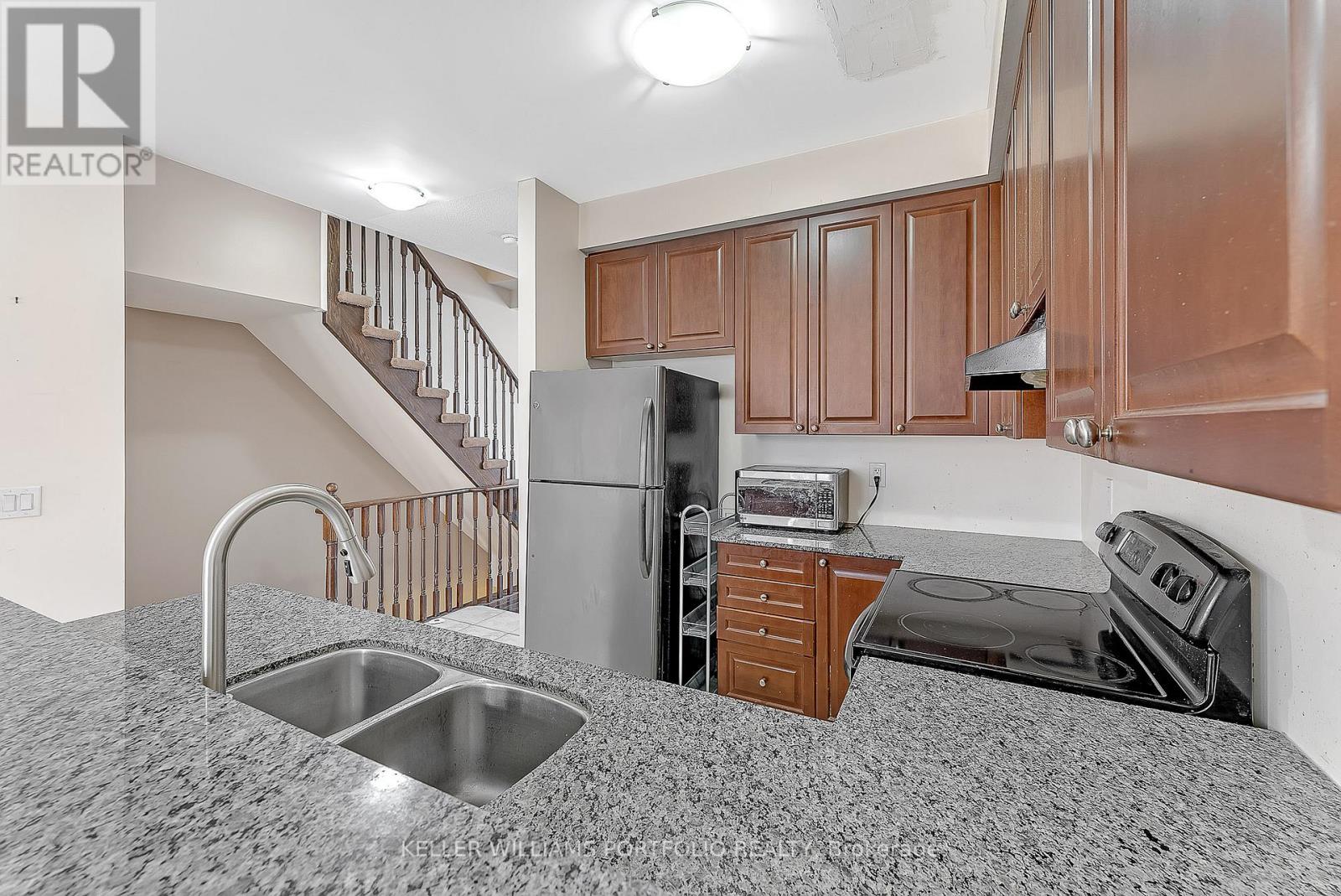 7 Cailiff Street, Brampton, Ontario  L6Y 0P9 - Photo 17 - W12663152