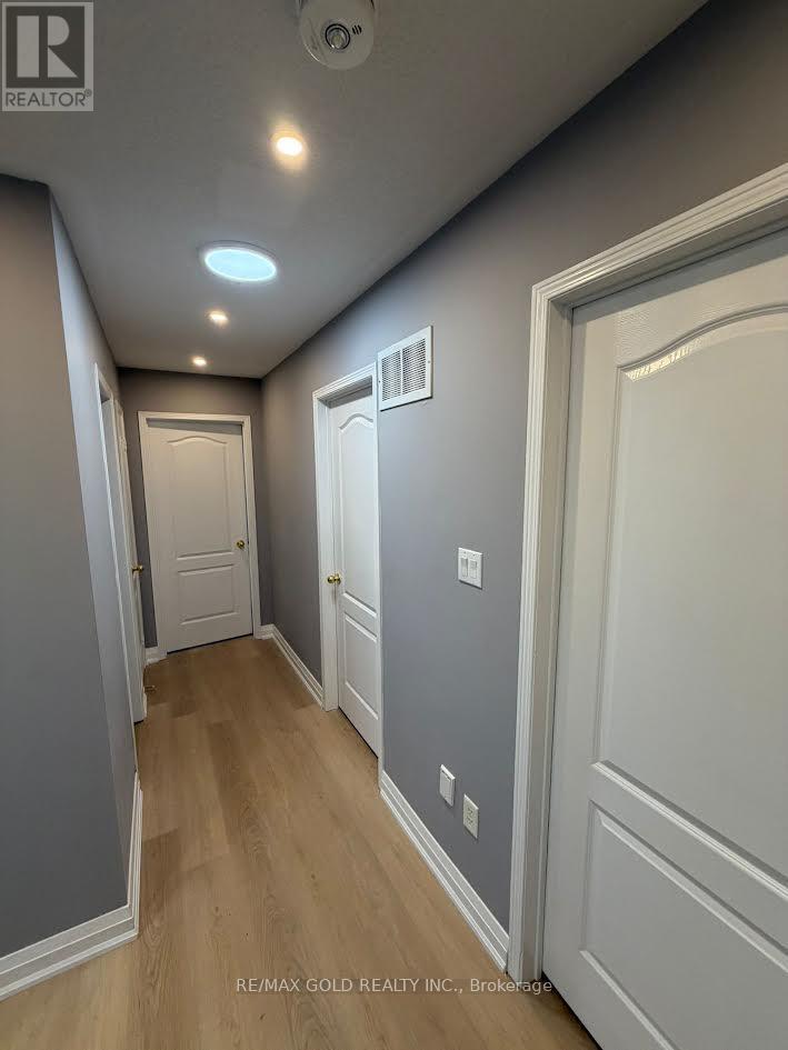 18 Cobbler Street, Brampton, Ontario  L6X 4T5 - Photo 6 - W12663170