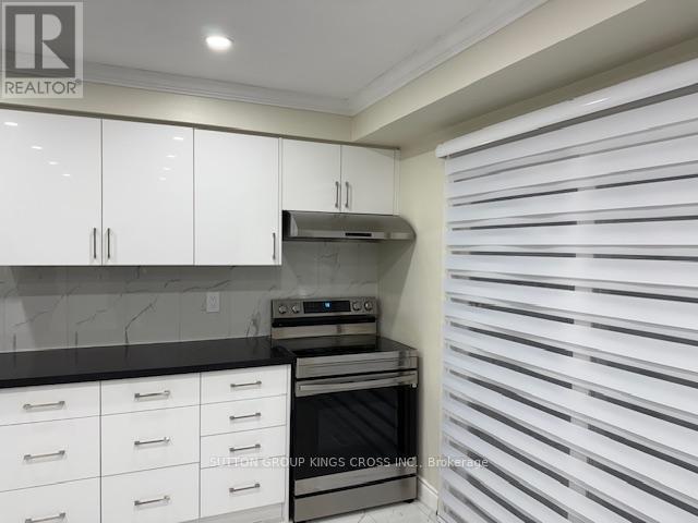 157 Ecclestone Drive, Brampton, Ontario  L6X 3P7 - Photo 2 - W12663198