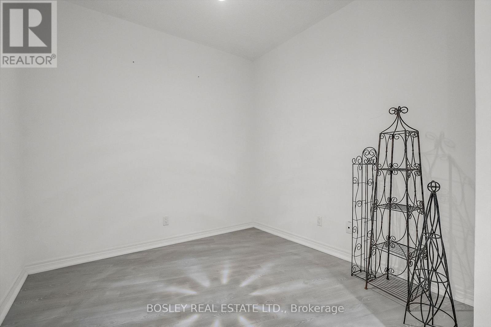 415 - 3085 Bloor Street W, Toronto, Ontario  M8X 1C9 - Photo 10 - W12663206