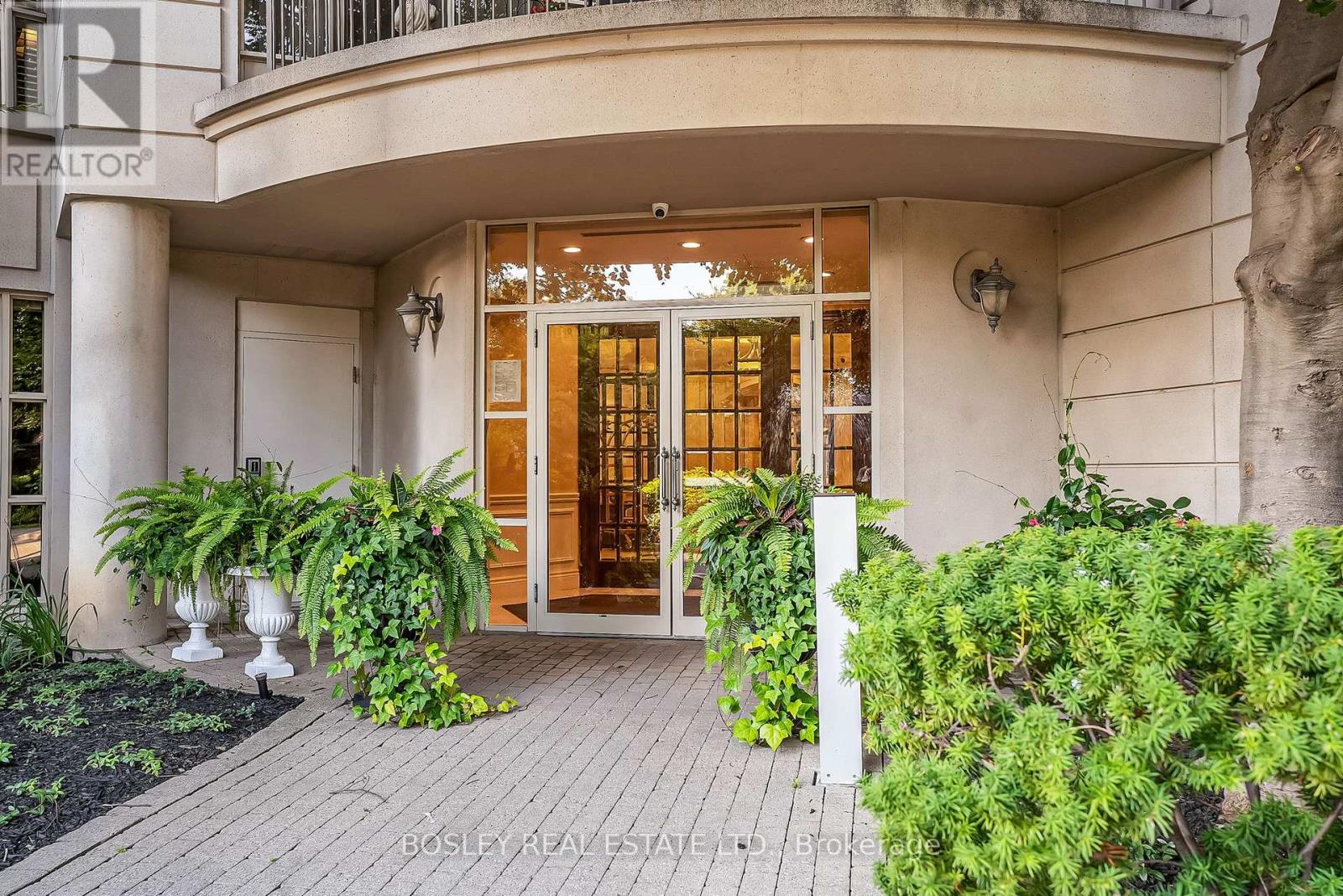 415 - 3085 Bloor Street W, Toronto, Ontario  M8X 1C9 - Photo 4 - W12663206