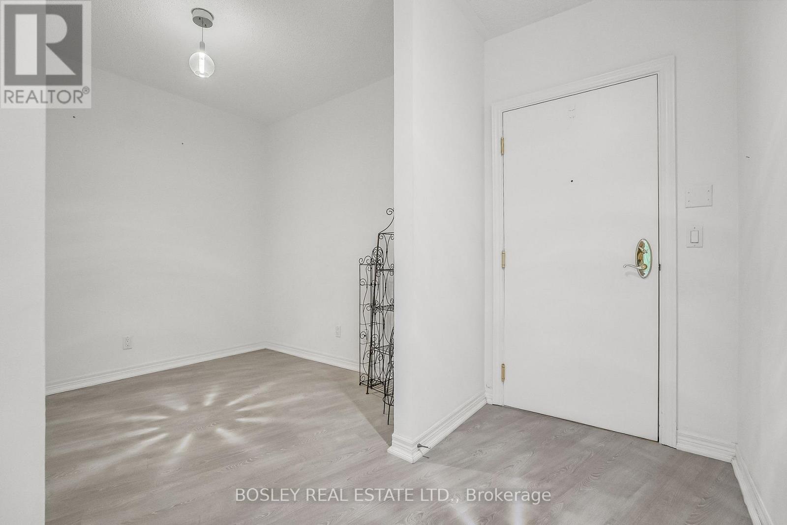 415 - 3085 Bloor Street W, Toronto, Ontario  M8X 1C9 - Photo 9 - W12663206