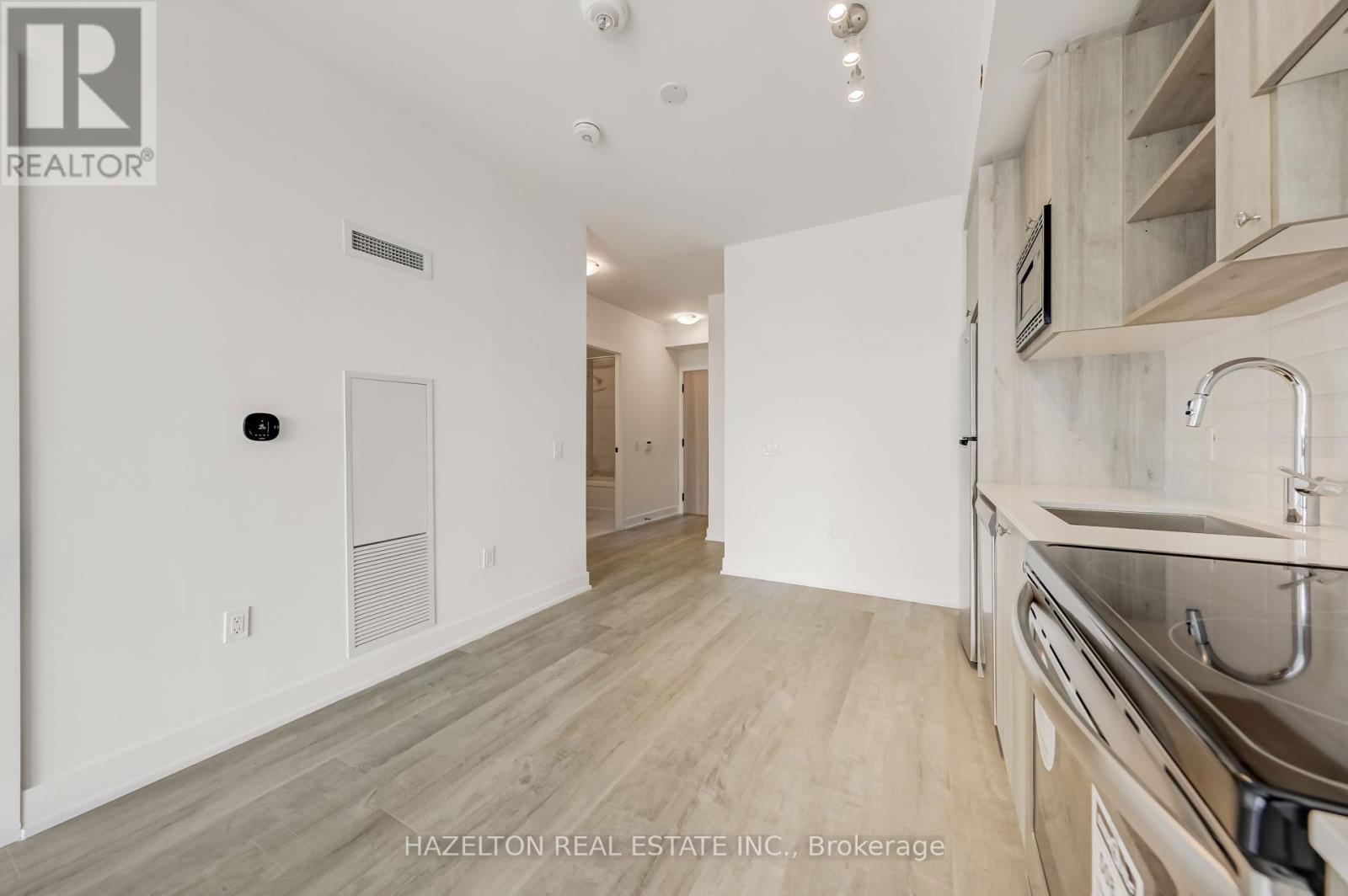 512 - 60 George Butchart Drive, Toronto, Ontario  M3K 0E1 - Photo 15 - W12663240