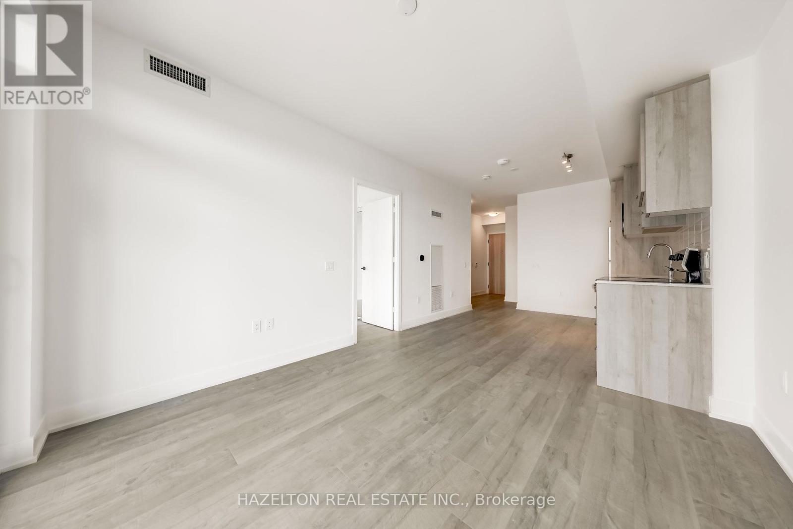 512 - 60 George Butchart Drive, Toronto, Ontario  M3K 0E1 - Photo 19 - W12663240