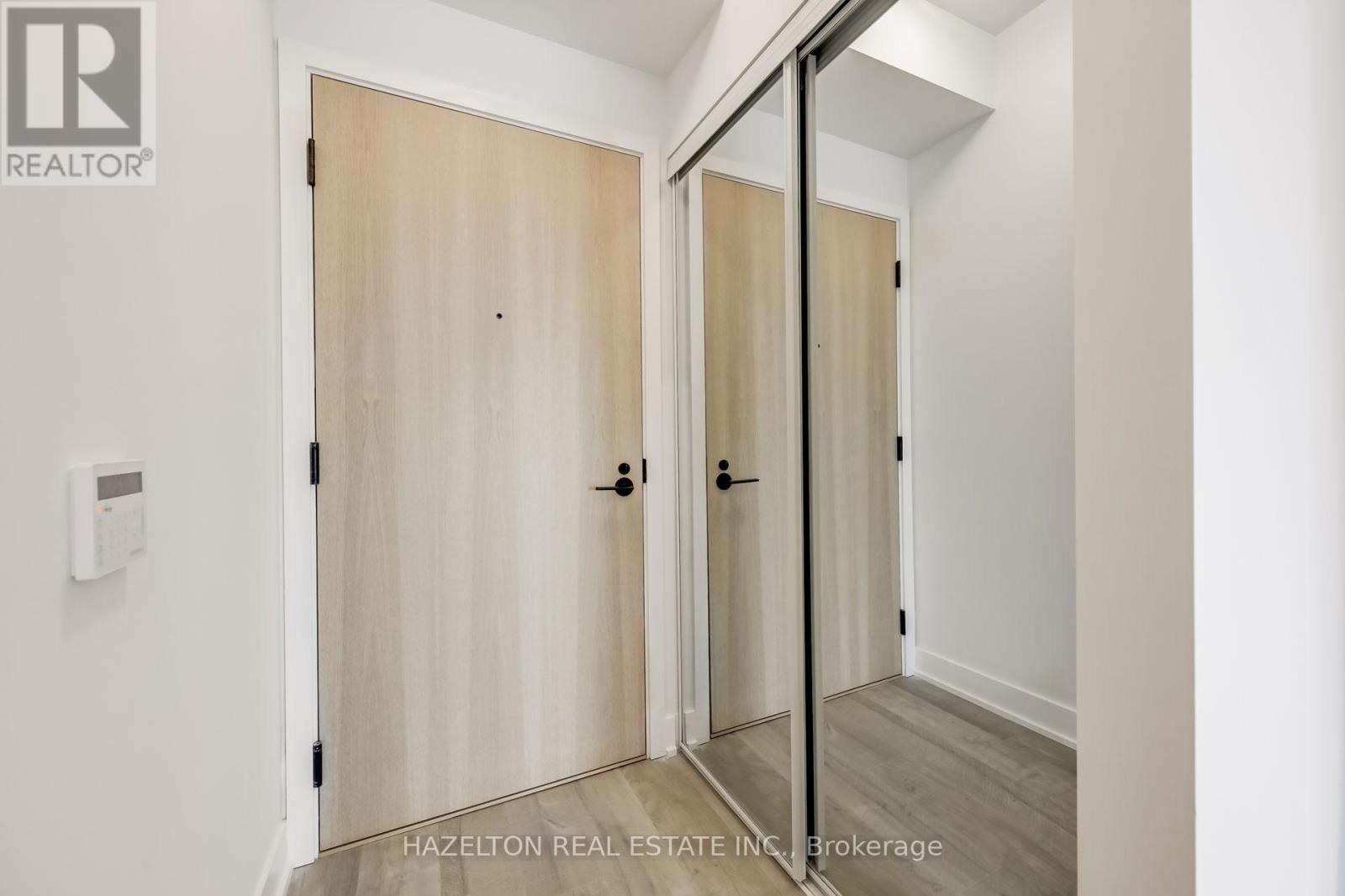 512 - 60 George Butchart Drive, Toronto, Ontario  M3K 0E1 - Photo 5 - W12663240