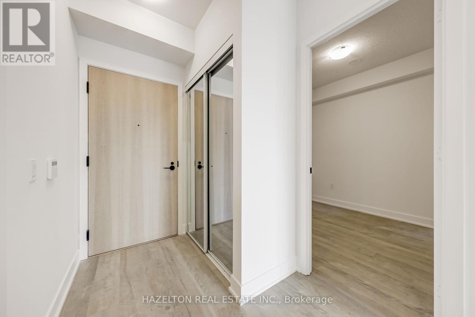 512 - 60 George Butchart Drive, Toronto, Ontario  M3K 0E1 - Photo 8 - W12663240