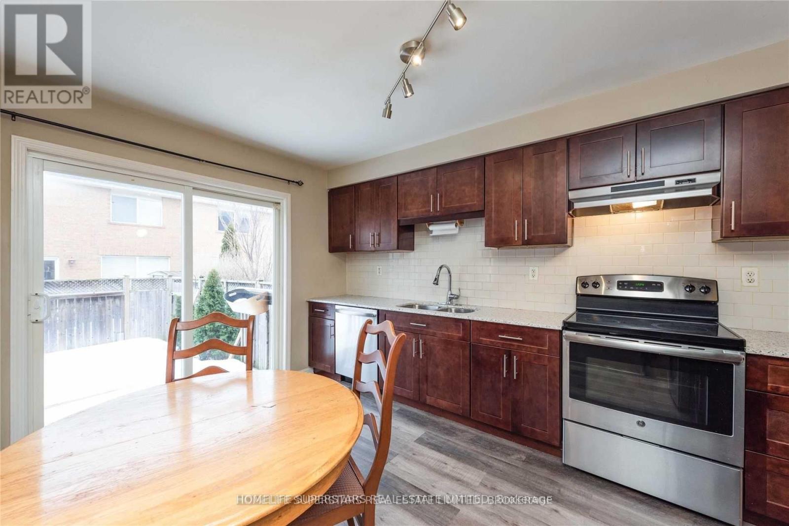 1420 Mcdermott Way N, Milton, Ontario  L9T 6L7 - Photo 7 - W12663252