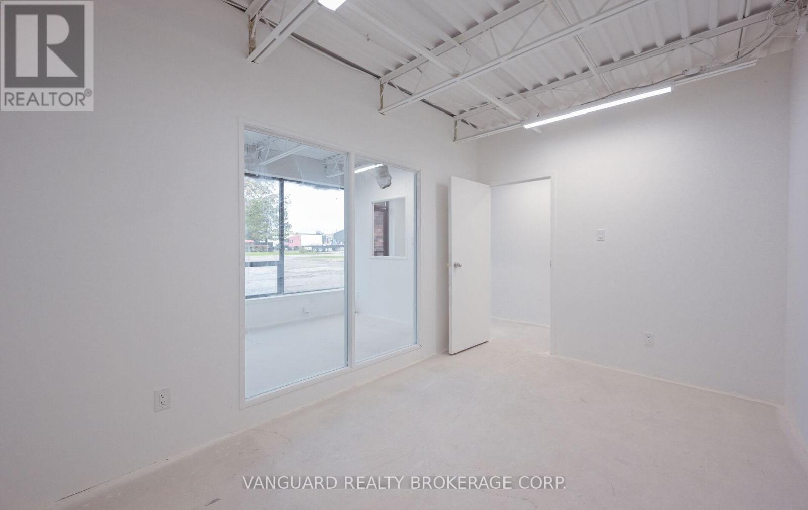 7-8 - 13 Holland Drive, Caledon, Ontario  L7E 1G7 - Photo 33 - W12663296