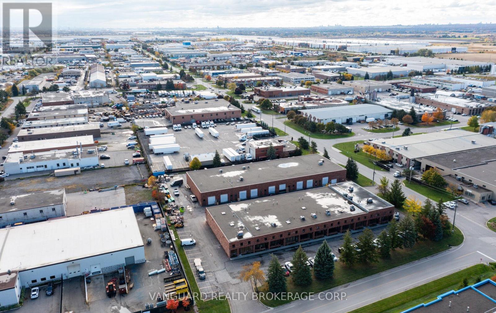 7-8 - 13 Holland Drive, Caledon, Ontario  L7E 1G7 - Photo 4 - W12663296