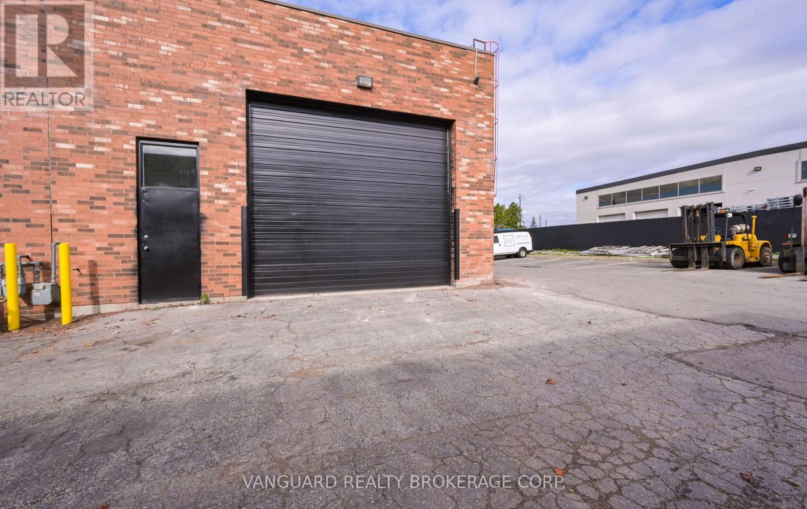 7-8 - 13 Holland Drive, Caledon, Ontario  L7E 1G7 - Photo 49 - W12663296