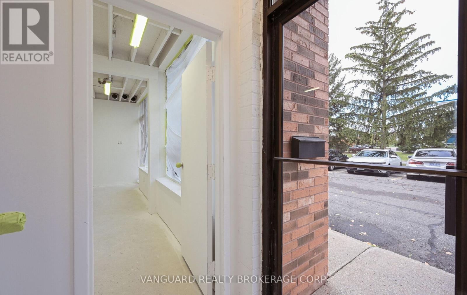 7-8 - 13 Holland Drive, Caledon, Ontario  L7E 1G7 - Photo 9 - W12663296