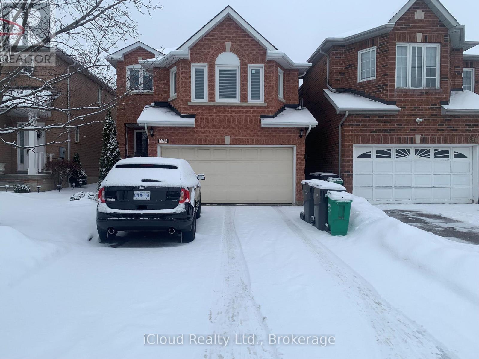 878 Blyleven Boulevard, Mississauga, Ontario  L5V 2J3 - Photo 1 - W12663318