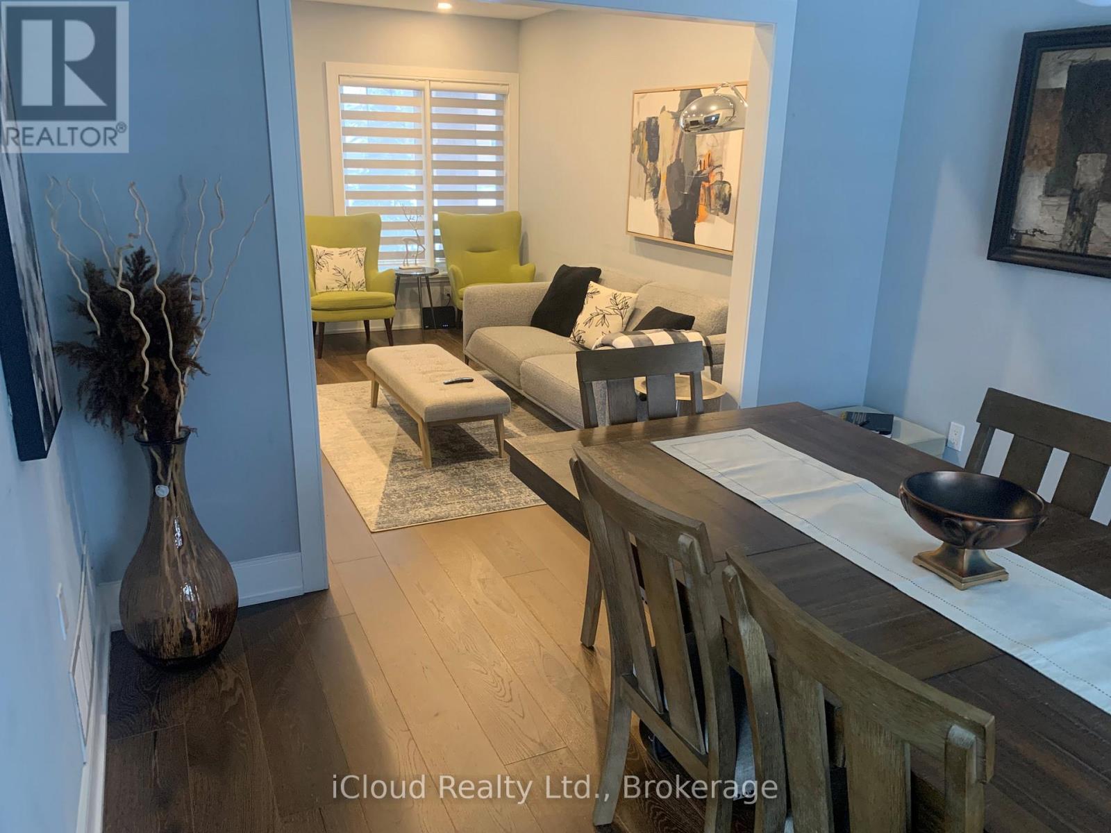 878 Blyleven Boulevard, Mississauga, Ontario  L5V 2J3 - Photo 5 - W12663318