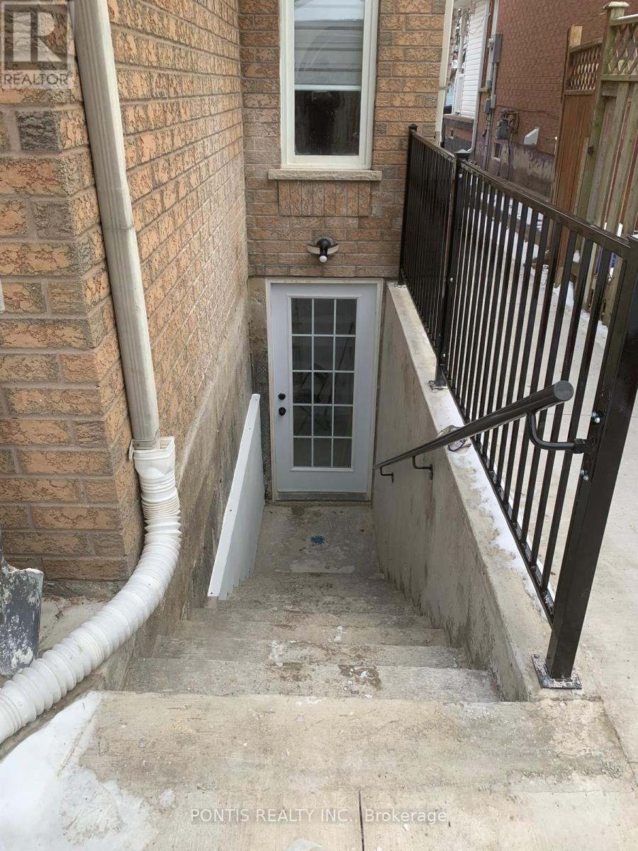 55 WILDBERRY CRESCENT, Brampton, Ontario