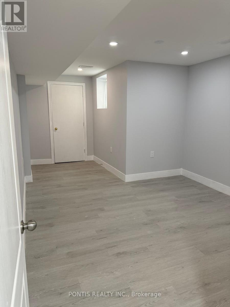 55 Wildberry Crescent, Brampton, Ontario  L6R 1J9 - Photo 4 - W12663340