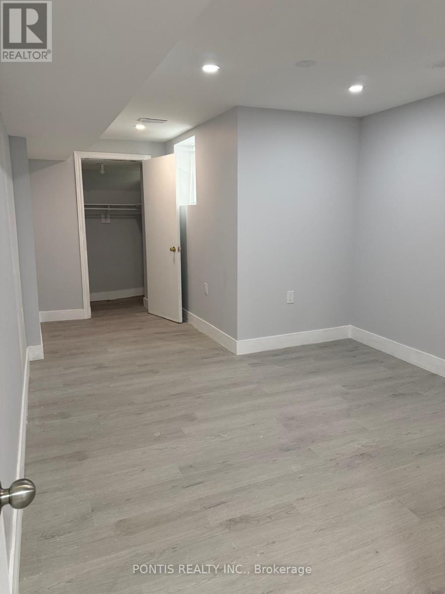 55 Wildberry Crescent, Brampton, Ontario  L6R 1J9 - Photo 5 - W12663340