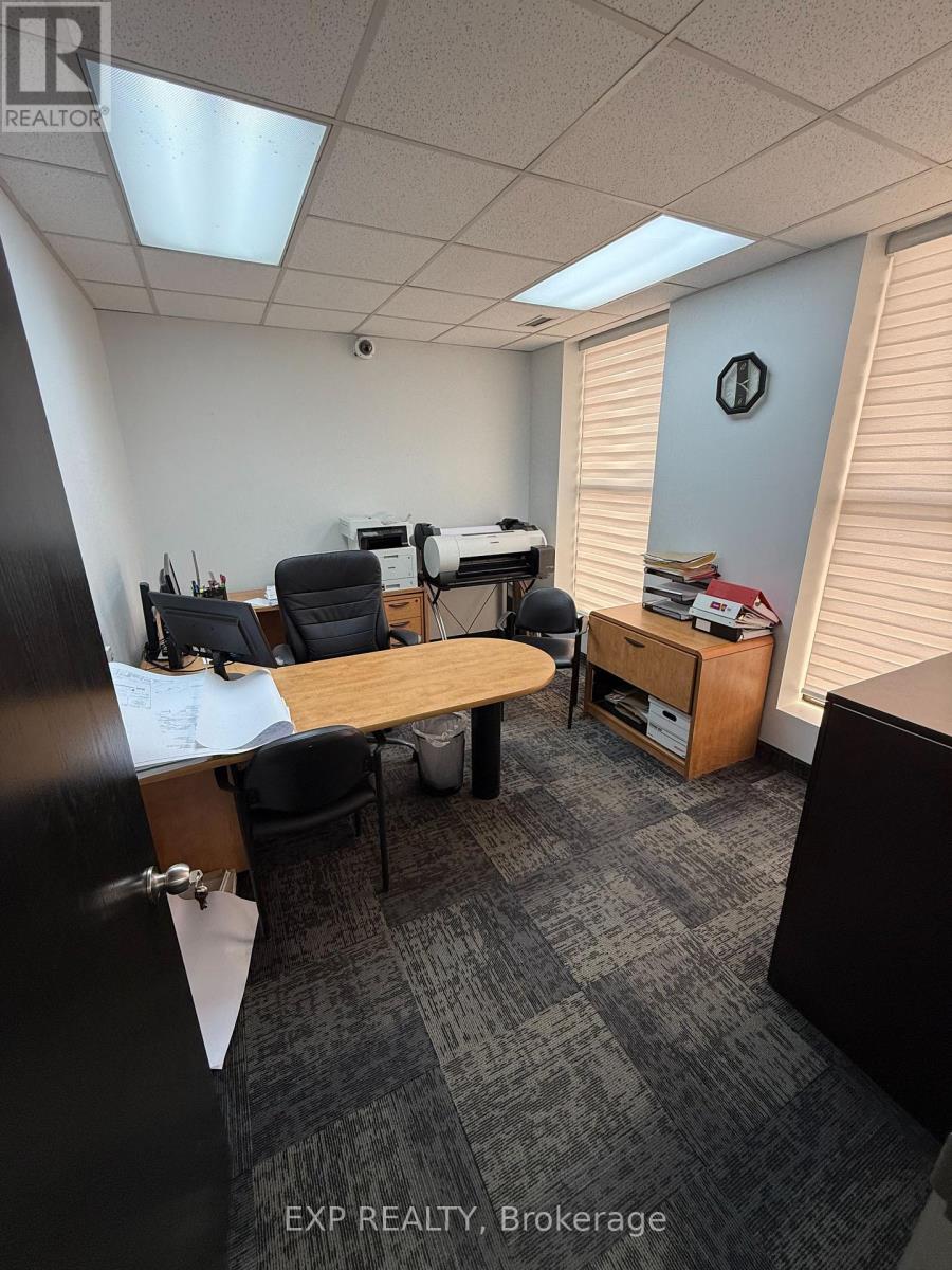 1261 Britannia Road E, Mississauga, Ontario  L4W 1C7 - Photo 10 - W12663350