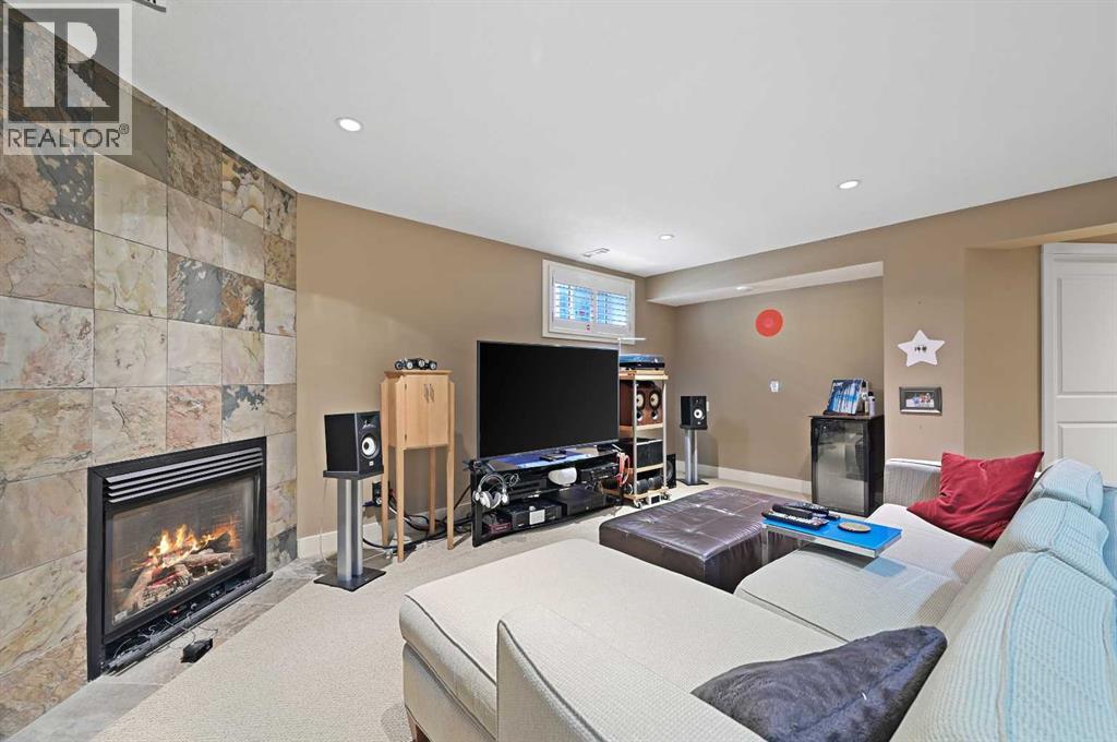 41 Strathridge Crescent Sw, Calgary, Alberta  T3H 3R9 - Photo 33 - A2271612